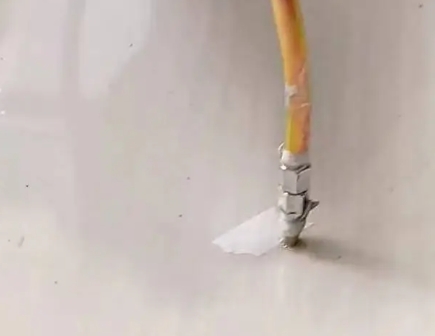 沈河瓷砖空鼓维修公司专业解答在瓷砖铺贴过程中，如果使用的砂料过粗（如全部使用了粗砂），可能会导致以下问题
