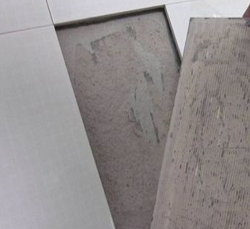 沈河瓷砖空鼓维修公司分享瓷砖铺贴时如果打浆（即涂抹在瓷砖背面和基层上的砂浆或瓷砖胶）过少，会带来以下问题
